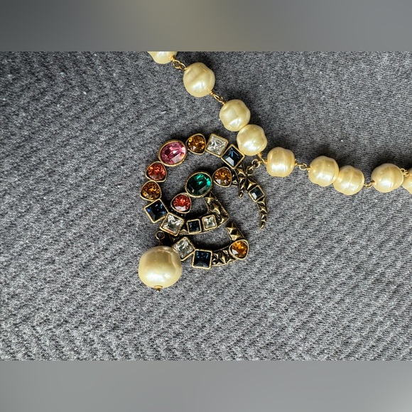Gucci Gold Pearl Metal Double G Crystal Necklace Women's - Picture 3 of 10